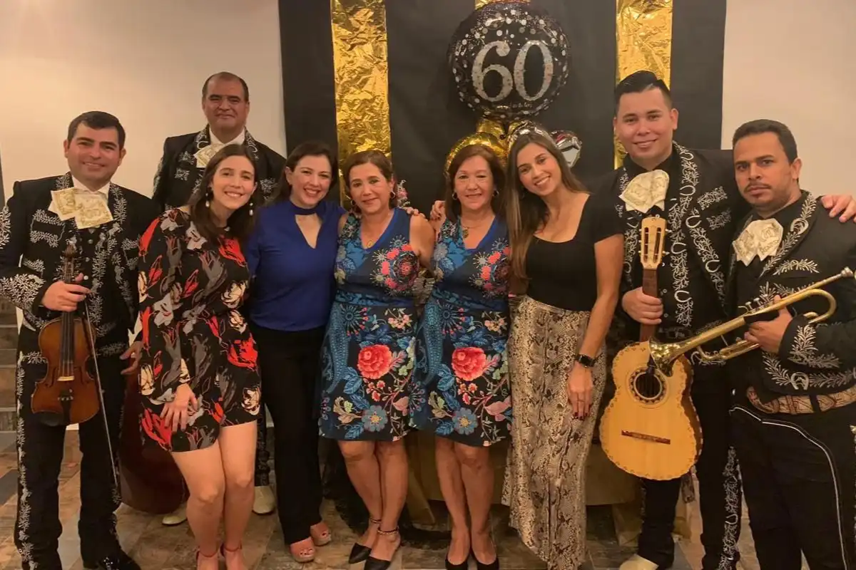 Serenata con mariachis a domicilio en Santiago